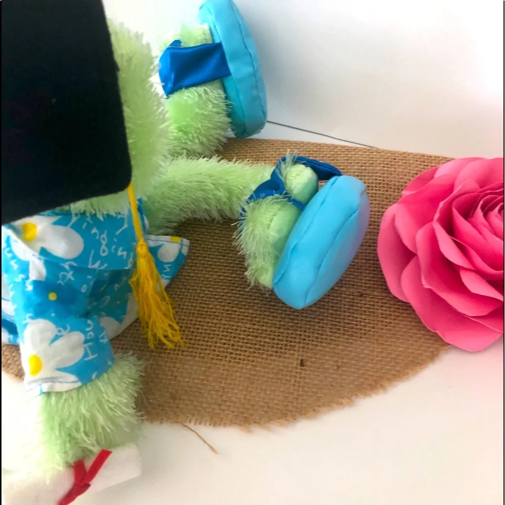 The GRAD FROG FOR THE LITTLE ONES DAY IN BEACH ATTIRE